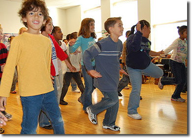 kids dancing